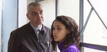 El papel de la joven (Daniela Ramírez), en palabras del director, es “una primera impugnación al poder”, para poner en jaque esa red de abuso infantil.