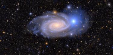 Una de las nueve galaxias observadas (NGC 3338). Esta galaxia espiral está a unos 76 millones de años luz de distancia con una masa similar a la Vía Láctea.