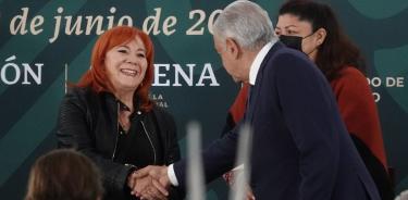 Rosario Ibarra de Piedra, presidenta de la Comisión Nacional de los Derechos Humanos, y Andrés Manuel López Obrador, presidente de México