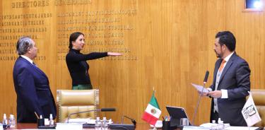 El director general del IMSS, Zoé Robledo, toma protesta a Marcela Velázquez Bolio,  como nueva titular de la Unidad de Derechos Humanos del instituto