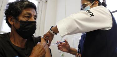 Inicia vacunación contra la influenza