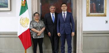 Raquel Buenrostro, secretaria de Economía, junto a Adán Augusto López Hernández, tityular de Gobernación, y Antonio Martínez, nuevo jefe del SAT.