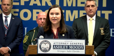 La fiscal del estado de Florida, Ashley Moody, informa sobre el operativo antidroga