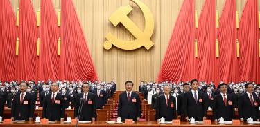 El secretario general del PCCh, Xi Jinping, ante los jerarcas comunista durante la inauguración del XX Congreso quinquenal, donde será ungido para un tercer mandato