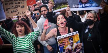 Iraníes protestan este contra la brutalidad del régimen iraní en Estambul (Turquía)
