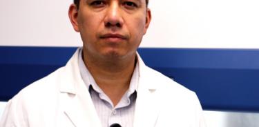 al doctor Hugo Esquivel Solís, investigador de la Unidad de Biotecnología Médica y Farmacéutica del CIATEJ.