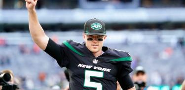 Mike White QB de Jets dice que admira a Rodgers desde los 8 años; ayer le ganó el juego.