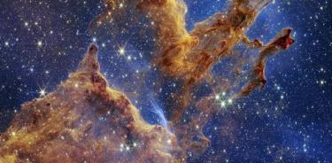 Los Pilares de la Creación en imagen capturada por el Telescopio Espacial James Webb de la NASA.