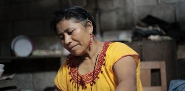 Doña Hilda (madre de Xun) narra su vida en medio de una comunidad que prioriza las necesidades masculinas