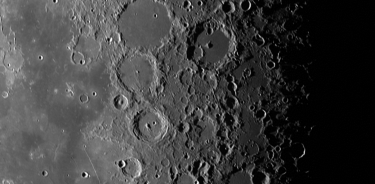 Area de la superficie lunar captada por la misión Lucy de la NASA.