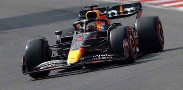 El neerlandés hizo una gran carrera para superar a los pilotos de la escudería Mercedes
