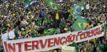 Miles de bolsonaristas piden en Río de Janeiro una 