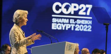 La presidenta de la Comisión Europea, Ursula Von der Leyen, habla durante la COP27, este martes 8 de noviembre de 2022 en Sharm El-Sheij, Egipto.