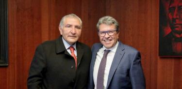 El secretario de Gobernación, Adán Augustop López, tras su reunión con el senador de Morena Ricardo Monreal/