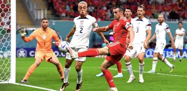Gales se mide contra Estados Unidos durante el mundial de Qatar 2022