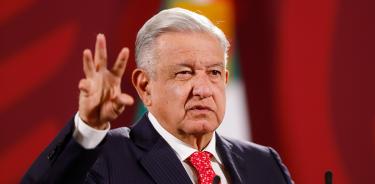 López Obrador asegura que la ideología del conservadurismo está detrás de los ataques contra la comunidad LGBT+