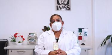 La doctora Eréndira Medina, coordinadora de Programas Médicos de la División de Medicina Familiar del IMSS, resaltó que los hombres deben adoptar hábitos de vida saludable, y vigilar su salud acudiendo a revisiones médicas periódicamente