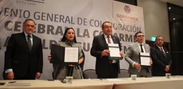 La alcaldesa Sandra Cuevas y el presidente de la Coparmex CDMX, Armando Zúñiga