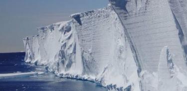 Frente de hielo en la costa antártica. 

Frente de hielo en la costa antártica - UNIVERSIDAD DE OXFORD