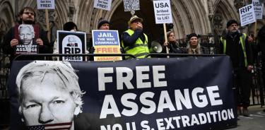 Manifestación en Londres para impedir la extradición de Assange a EU y pedir su puesta en libertad