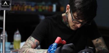Acosta Tattoo señaló que el mundo del tatuaje salvó su vida