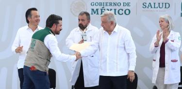 El director general del IMSS, Zoé Robledo, acompañó al Jefe del Ejecutivo, Andrés Manuel López Obrador, durante una visita de supervisión del Plan de Salud IMSS-Bienestar Valentín Gómez Farías, en Coatzacoalcos, Veracruz