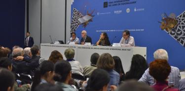 Los participantes de la mesa “Democracia: legalidad, división de poderes, relación entre el Estado y sociedad civil”, en el marco de la FIL Guadalajara.