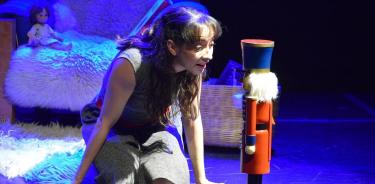Marie y su cascanueces es una producción teatral y dancística para infancias