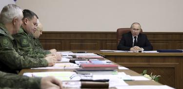 Putin se reúne con la plana mayor militar, este viernes 16 de diciembre de 2022 en una locación secreta.