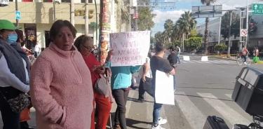 Comerciantes manifestándose en Eje 3 norte con esquina Manuel Acuaña