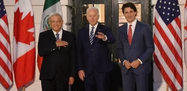 Justin Trudeau, primer ministro de Canadá; Andrés Manuel López Obrador, presidente de México, y Justin Biden, presidente de Estados Unidos, durante la reunión en la Casa Banca.