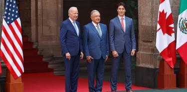 El presidente de Estados Unidos, Joe Biden, arribó al Palacio Nacional de México para arrancar la reunión trilateral con Andrés Manuel López Obrador y el primer ministro de Canadá, Justin Trudeau
