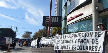 Protestan contra casino