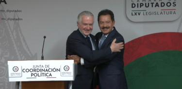 Santiago Creel Miranda, presidente de la Mesa Directiva, junto a Ignacio Mier Velazco, líder de la Jucopo en San Lázaro.