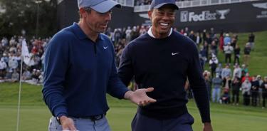 Tiger y Rory compartieron la primera ronda del torneo en California