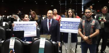 Diputados de Morena se manifestaron en el salón de plenos tras conocer que Genaro García Luna fue declarado culpable por narcotráfico.