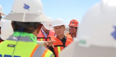 El director general del ISSSTE, Pedro Zenteno, realizó supervisó las obras de construcción de un nuevo hospital en Torreón, Coahuila