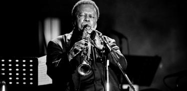 Su visión musical estaba influenciada por el trabajo de músicos de jazz como Sonny Rollins, John Coltrane y Coleman Hawkins.