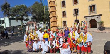 El grupo Sangre Nueva, en la foto, junto con Voladores Guerreros de Tezcatlipoca y las Doncellas del Viento, se presentaron este 8 de marzo,  Día Internacional de la Mujer, en el Complejo Cultural Los Pinos.