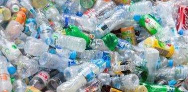 El PET es uno de los plásticos de mayor consumo en el mundo.