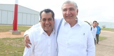 El diputado morenista Sergio Gutiérrez Luna junto al secretario de Gobernación, Adán Augusto  López, en Coatzacoalcos, Veracruz.
