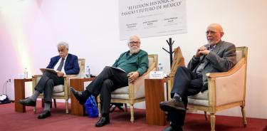 Carlos Martínez Assad, Javier Garciadiego y Eduardo Matos, Premios Crónica en el conversatorio 