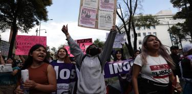 Familiares y amigos de la rapera mexicana protestaron este viernes frente a la Fiscalía General de Justicia de la Ciudad de México (FGJCDMX) para exigir su localización