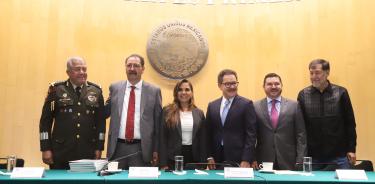 Ignacio Mier Velazco (centro), coordinador de Morena en la Cámara de Diputados,, indicó que antes de que concluya abril se aprobarás diversas leyes y reformas.