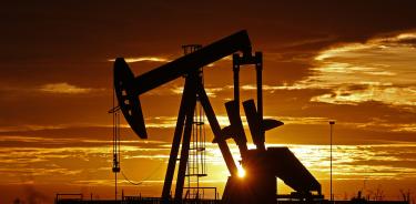 El precio del petróleo se aleja del nivel de los 80 dólares el barril