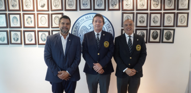 Víctor Flores-Cosío (presidente de Clubes Atlas), Fernando Lemmen Meyer (presidente Federación Mexicana de Golf y José Luis Vázquez (presidente Comité de Universitarios)