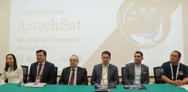 La presentación del proyecto AztechSat II.