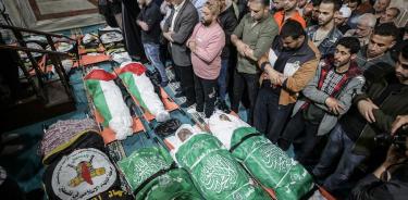 Funeral masivo por las víctimas (de cuerpo presente) del último ataque israelí sobre la franja de Gaza