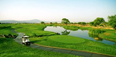 El Club de Golf El Campanario luces sus verdes prados