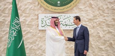 El príncipe heredero de Arabia Saudita, Mohammed bin Salman, y el presidente sirio Bashar al-Assad antes de la Cumbre.